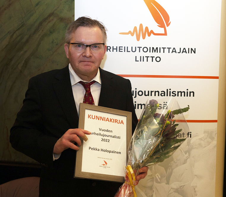 Urheilutoimittajain Liitto valitsi Vuoden urheilujournalistiksi Pekka Holopaisen